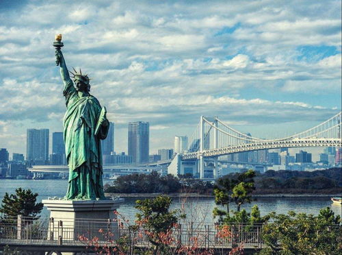 論文玩與國(guó)際拍賣(mài)公司